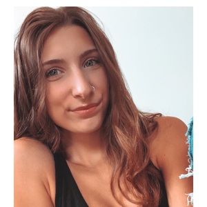 Meet your Posher, Hayley